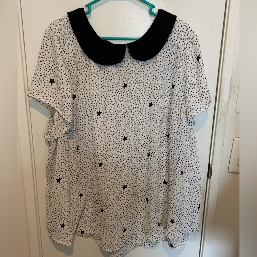 ⭐️ black & white star blouse